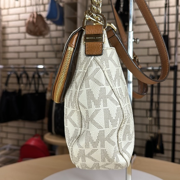 💥$3 - NQ812 - MK - Picture 5 of 8